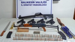 Bandırma'da Kaçakçılık Operasyonu! Kalaşnikof Ele Geçirildi