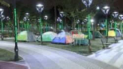 Depremin Ardından Uykusuz İkinci Gece: İstanbul'da Parklar Sığınaklara Dönüştü