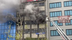 İstanbul'da İş Merkezinde Yangın Paniği