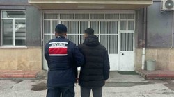 Afyonkarahisar'da Aranan Şüpheliyi Jandarma Yakaladı