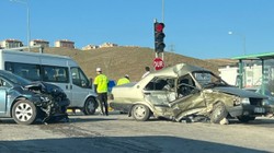 Elazığ'da 3 Araç Birbirine Girdi; 1 Ölü
