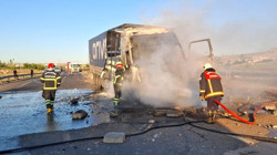 Şanlıurfa-Mardin Kara Yolunda Tır Dorsesinde Yangın