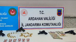 Ardahan’da Kaçakçılık Operasyonu, Uyuşturucu ve Silah Ele Geçirildi
