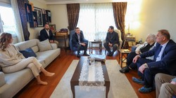 Özgür Özel, Buğra Gökce’nin Ailesini Ziyaret Etti