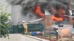 Pendik'te Korkutan Yangın! 7 Katlı Binayı Alevler Sardı