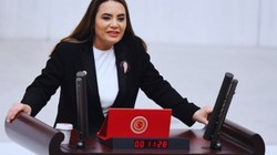 Ayyüce Türkeş'e Babası Alparslan Türkeş'in Kabrinde Saldırı