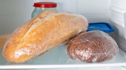 Buzdolabına Ekmek Koymadan Önce İki Kez Düşünün: Özellikle Yazın Herkes Bu Hatayı Yapıyor