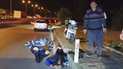 Kaldırım Taşına Çarpan Motosiklet Devrildi