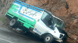 Kontrolden Çıkan Kamyonet Kayalığa Çarptı: 1 Ölü, 1 Yaralı