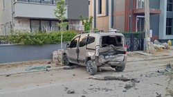 Park Halindeki Otomobillere Çarptı: 2 Yaralı