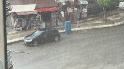 Elazığ’da Sağanak ve Dolu Kabusu: Sokaklar Göle Döndü