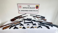 Alanya'da Silah Kaçakçılarına Operasyon! Çok Sayıda Silah Ele Geçirildi