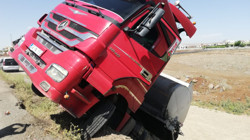 Şırnak’ta Baygınlık Geçiren Tır Sürücüsü Şarampole Devrildi