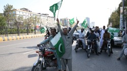 Pakistan Sokaklarında Ateşkes Sonrası Orduya Destek
