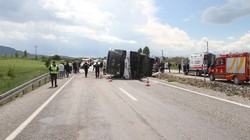Konya'da Yolcu Otobüsü Devrildi! 13 Kişi Hastanelik Oldu
