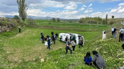 Kayseri'de Öğrenci Servisi Devrildi: 15 Öğrenci Yaralandı