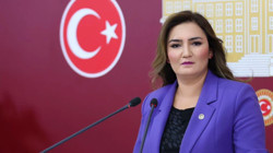 Kendi Ölüm Haberini Okuyan Vekilden ‘Yaşıyorum’ Mesajı