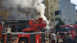 Ümraniye'de Yangın: Dükkanı Küle Döndü, Gözyaşlarını Tutamadı