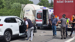 Düzce’de Anadolu Otoyolu’nda Tır ve Otomobil Kazası: 4 Yaralı