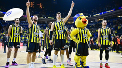 Fenerbahçe Beko Derbide Fark Attı, Sezonu Zirvede Tamamladı