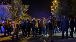 Çocukların Kavgasına Aileler de Karıştı, 200 Kişi Sopalarla Birbirine Girdi!