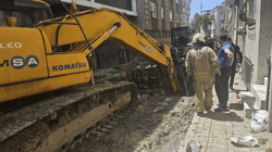 Bayrampaşa'da Yol Çöktü, Göçük Altındaki İşçi Kurtarıldı