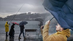 İstanbul İçin Meteoroloji ve AKOM'dan Peş Peşe Uyarılar: Kuvvetli Sağanak Kaç Gün Sürecek?