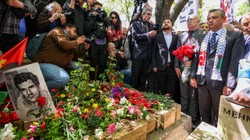 Yeniçağ Gazetesinden CHP'yi Hedef Alan 'Deniz Gezmiş' Yazısı! Tartışmaları Fitilledi, Sosyal Medya İkiye Bölündü