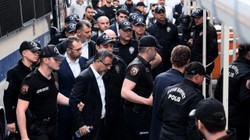 İBB Soruşturmasında Tutuklanmışlardı! CHP'li Beş Belediye Başkanı Görevden Uzaklaştırıldı