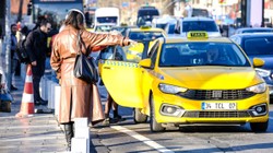 UKOME Karar Aldı, İBB Duyurdu! Taksilerde Yeni Dönem... Yoldan Taksi Çevirmek Tarih Oluyor