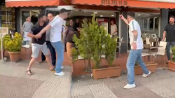 İstanbul'un Göbeğinde Maganda Terörü! Elindeki Bıçakla Tehditler Savurdu: 'Senin Boğazını Keserim'