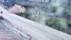 Kontrolden Çıkan Otomobil Bahçeye Devrildi