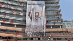 Hayatını Kaybeden Manisa Büyükşehir Belediye Başkanı Ferdi Zeyrek'in Fotoğrafı CHP Genel Merkezi'nde: 'Unutmayacağız'