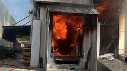 Kimya Fabrikasında Korkutan Yangın! Dumanlar Gökyüzünü Kapladı