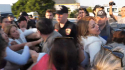 CHP Kadın Kolları'nın Yürüyüşüne Polis Müdahalesi