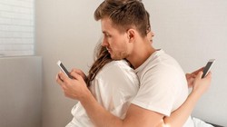 Eşiniz veya Sevgilinizin Telefonunda Eski Sevgilisinin Fotoğrafları Varsa Dikkat