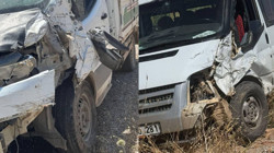 Siirt'te Minibüs ile Kamyonet Çarpıştı: 1 Kişi Yaralandı