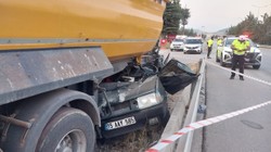 Burdur'da Otomobil Dorseye Çarptı: 1 Ölü 1 Yaralı