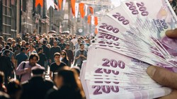 Bloomberg'den Çarpıcı İddia: Asgari Ücrete 'Ara Zam' Planı Ortaya Çıktı