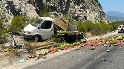 Muğla'da Kaza! Kamyonetler Çarpıştı, 2 Yaralı