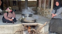 5 Saat Kaynıyor, Kor Ateşte Bekliyor: 2 Kişi Başında Bekliyor, Kilosu 400 TL'ye Gramla Satılıyor