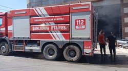 Şanlıurfa'da Boya Fabrikasında Çıkan Yangın Kontrol Altına Alındı