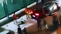 Avcılar'da Halı Saha Maçı Savaş Alanına Döndü: Önce Bıçakladılar Sonra Ezmeye Çalıştılar!