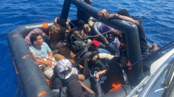 Aydın'da Yunanistan Tarafından İtilen 34 Göçmen Kurtarıldı