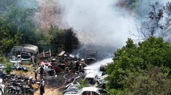 Bursa’da Hurda Araçların Bulunduğu Depoda Yangın
