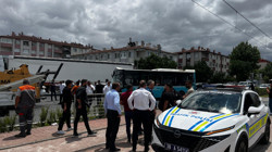 Kayseri'de Zincirleme Kaza: Otomobil Tramvay Yoluna Girdi