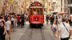 Taksim'in Kalbindeki Tarihi Restoran İflasın Pençesinde: Beyoğlu’nun 58 Yıllık Efsanesiydi