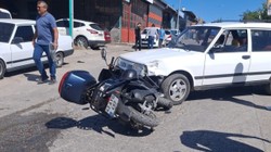 Otomobile Çarpan Motosiklet Sürücüsü Yaralandı