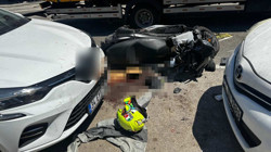 Kamyonun Freni Patladı, Motosikletli Kanlar İçinde Kaldı