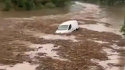 İspanya Sele Teslim! Araçlar Suya Gömüldü